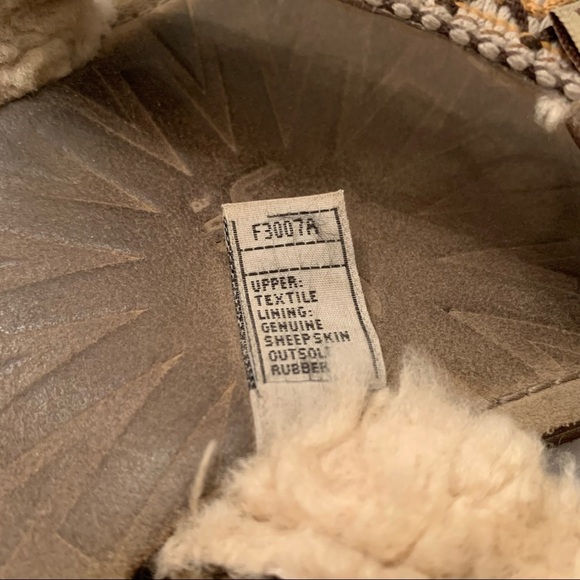 Ugg sheepskin flip flops men's size 12 beach pool - Picture 7 of 9